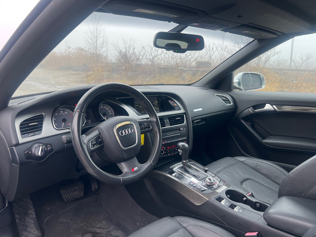 2011 Audi S5 Image 11