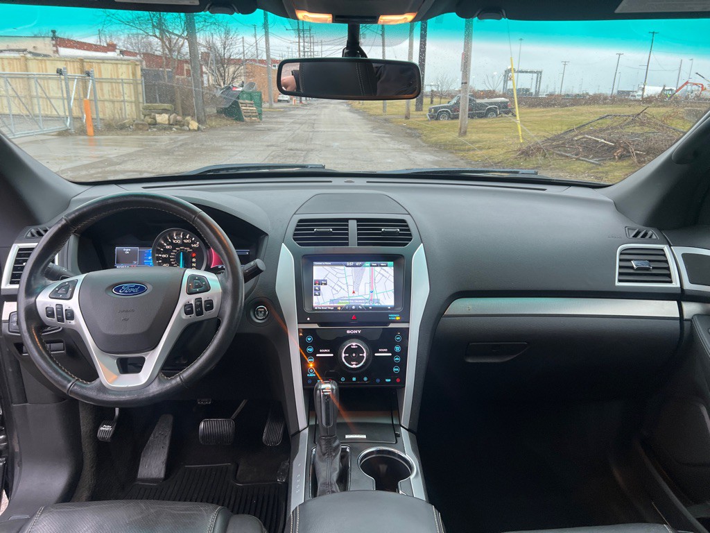 2015 Ford Explorer Image 9