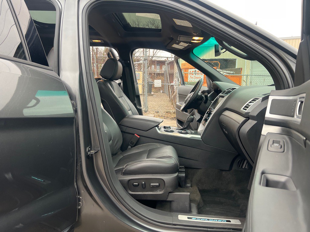 2015 Ford Explorer Image 11