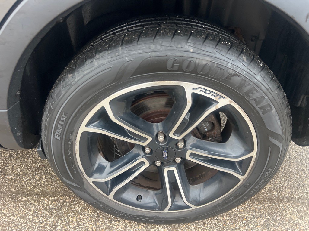 2015 Ford Explorer Image 20