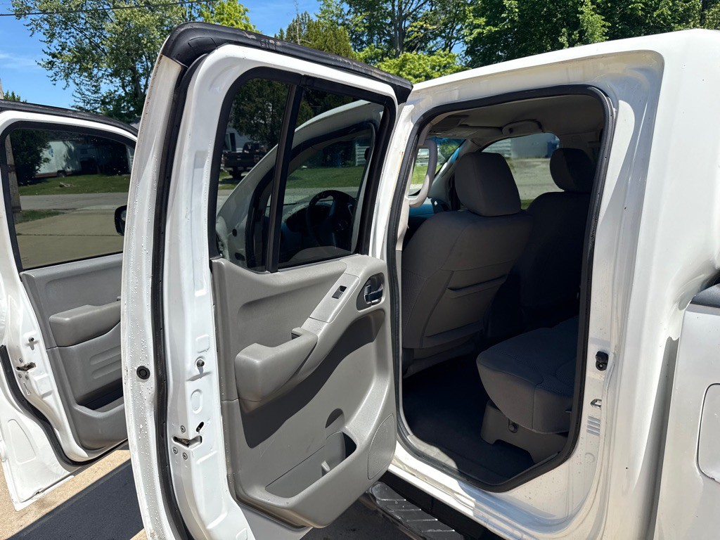 2019 Nissan Frontier Image 12