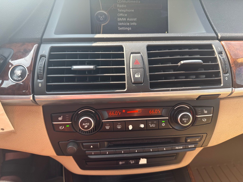 2011 BMW X5 Image 17