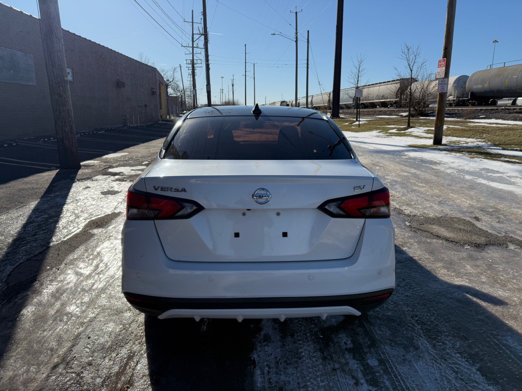 2020 Nissan Versa Image 4