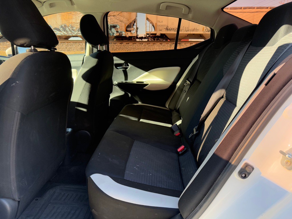 2020 Nissan Versa Image 12