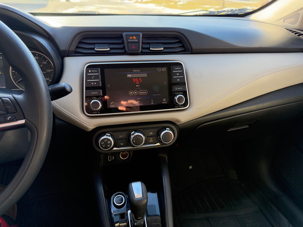 2020 Nissan Versa Image 14