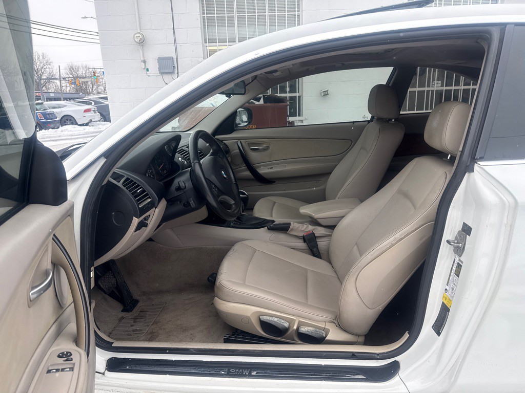 2011 BMW 1 Series Image 10