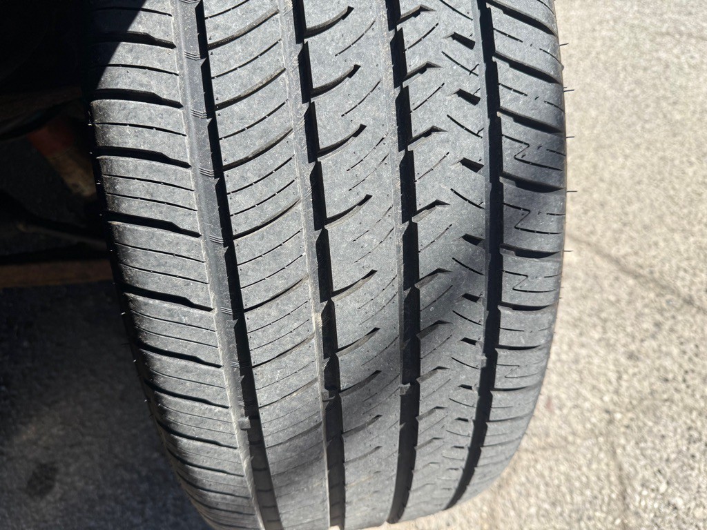 2007 Cadillac Escalade Image 17