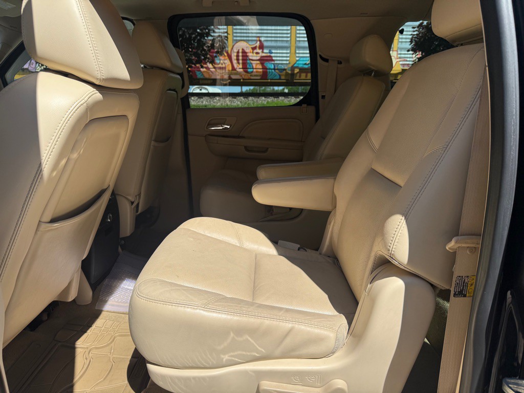 2007 Cadillac Escalade Image 11