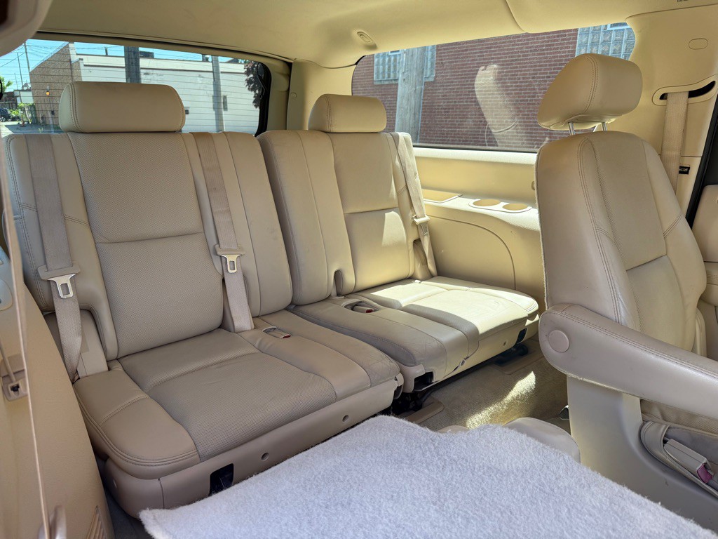 2007 Cadillac Escalade Image 13