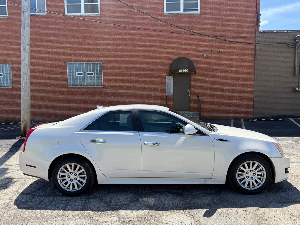 2011 Cadillac CTS Image 2