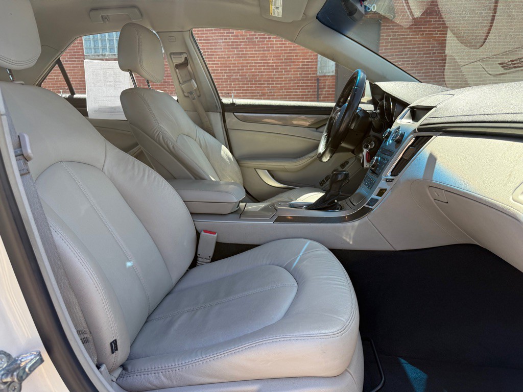 2011 Cadillac CTS Image 9