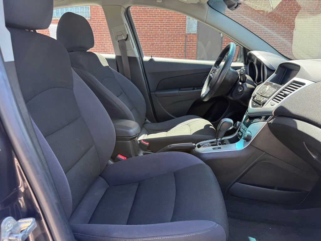 2015 Chevrolet Cruze Image 9