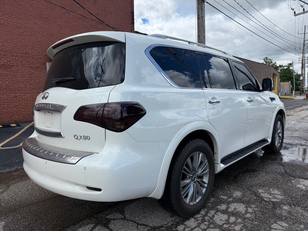 2016 INFINITI QX80 Image 3