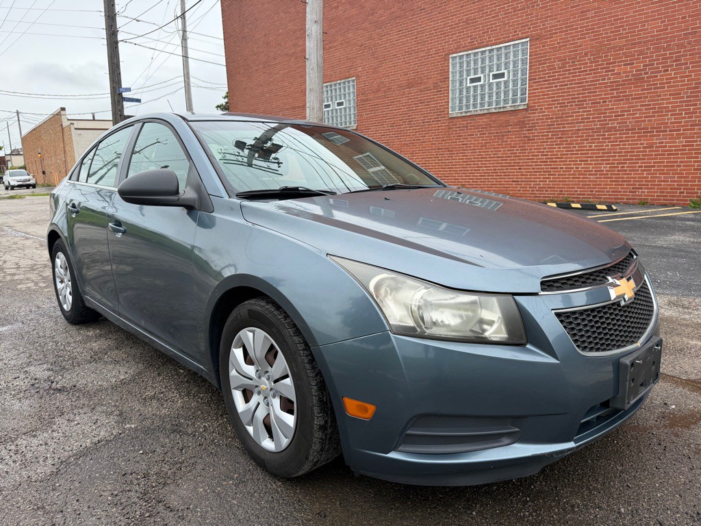 2012 Chevrolet Cruze Image 1
