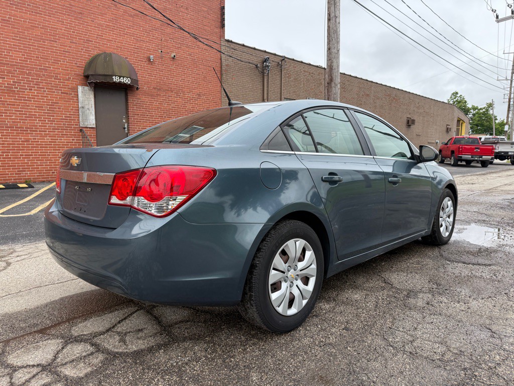 2012 Chevrolet Cruze Image 3