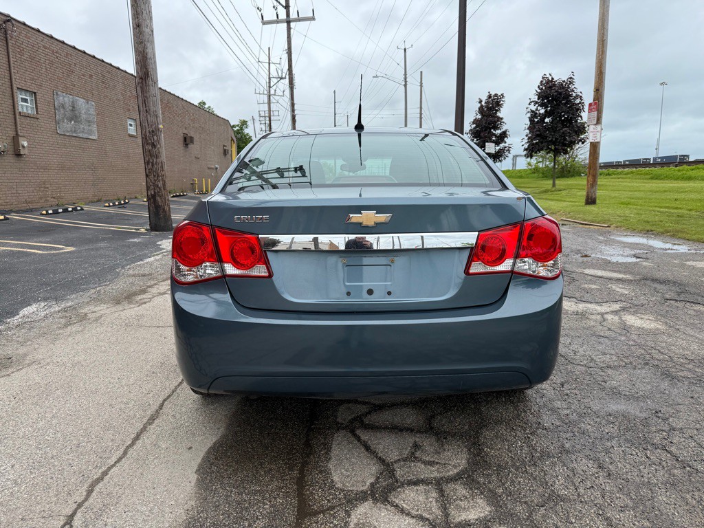 2012 Chevrolet Cruze Image 4