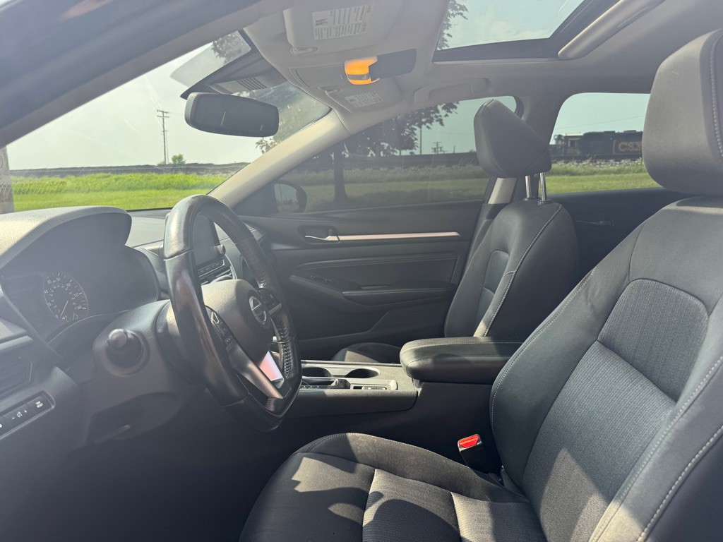 2019 Nissan Altima Image 9