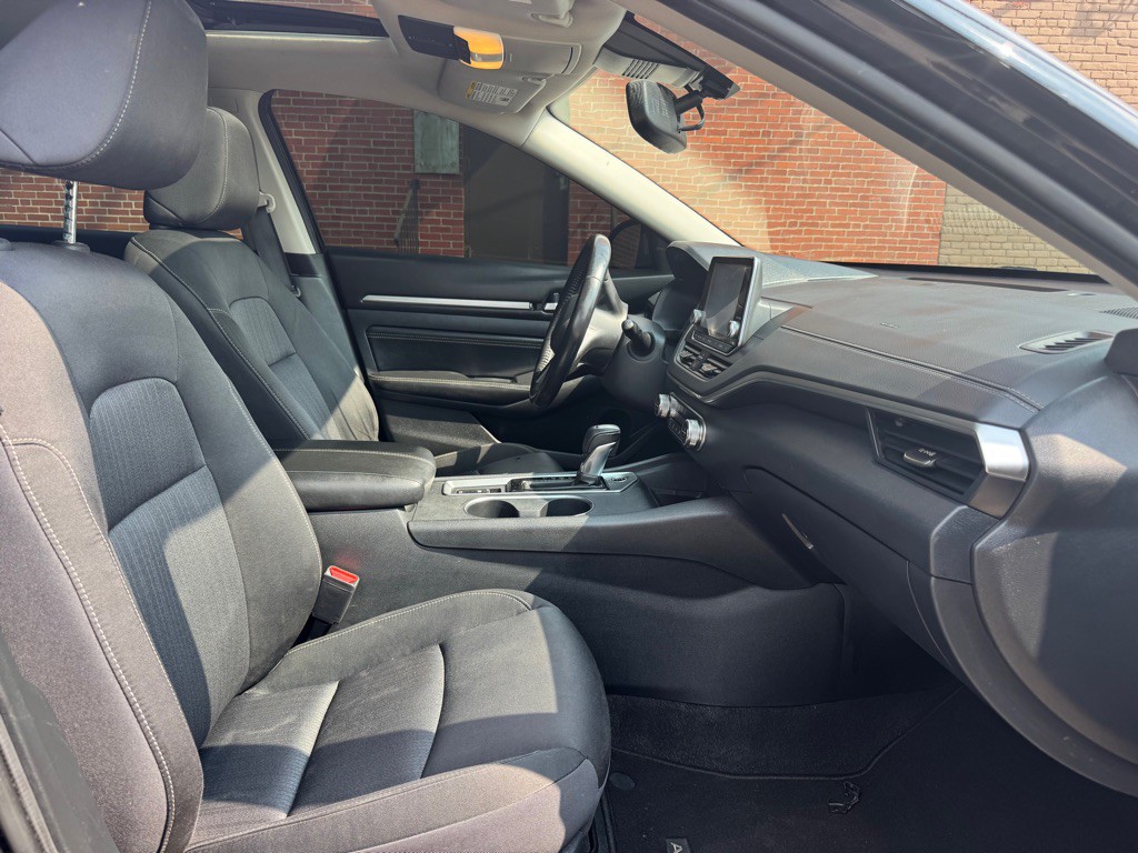 2019 Nissan Altima Image 10