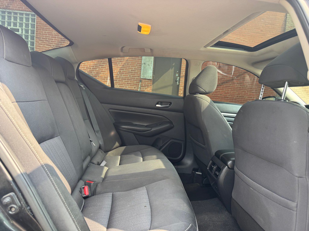 2019 Nissan Altima Image 12