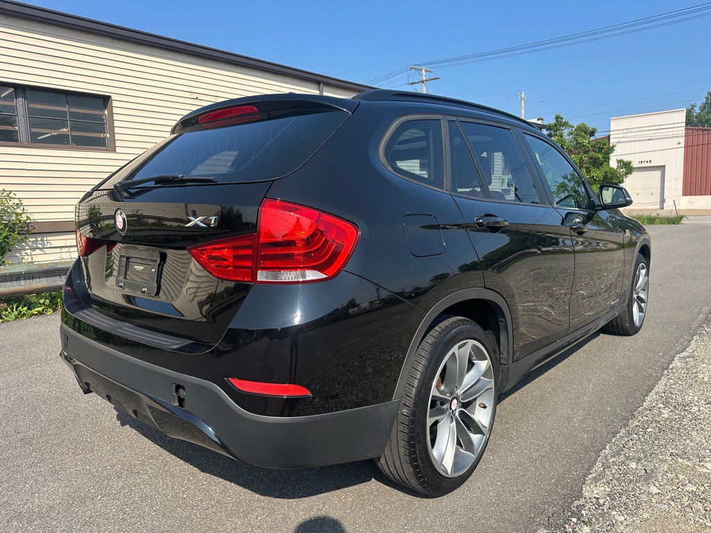 2013 BMW X1 Image 2