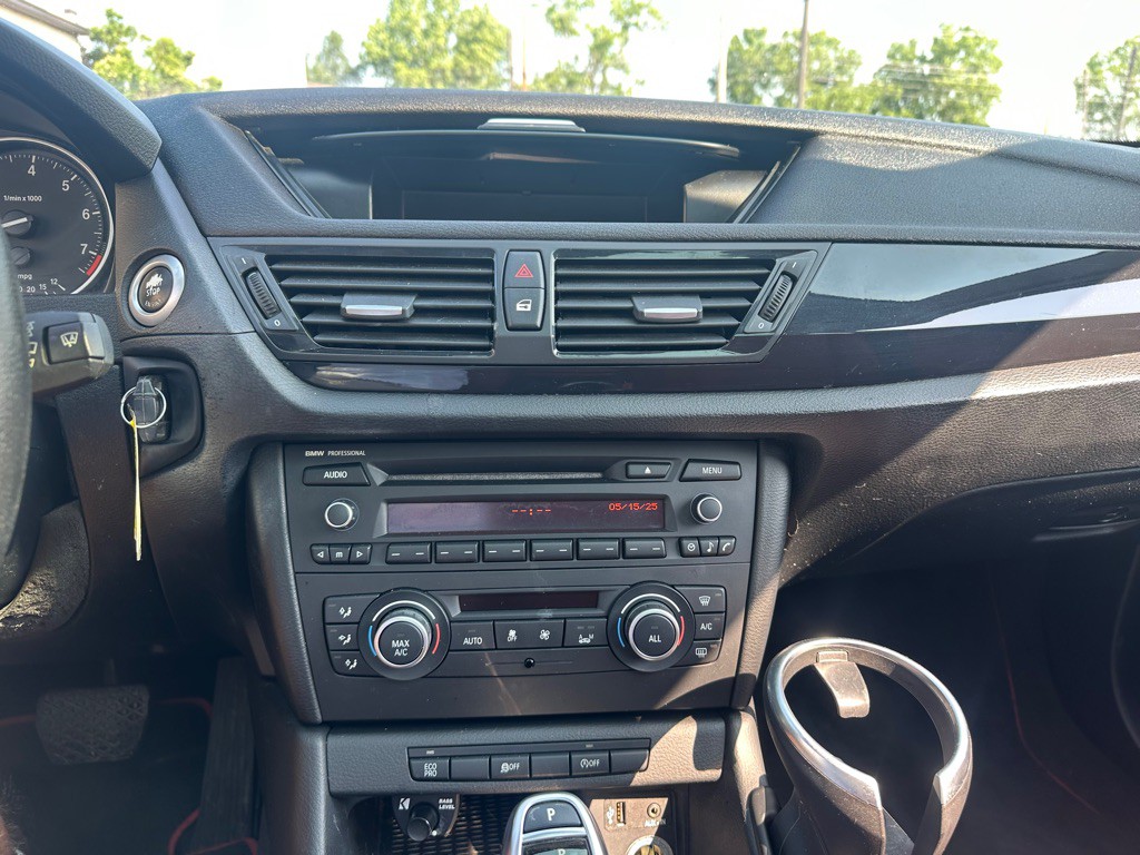 2013 BMW X1 Image 13