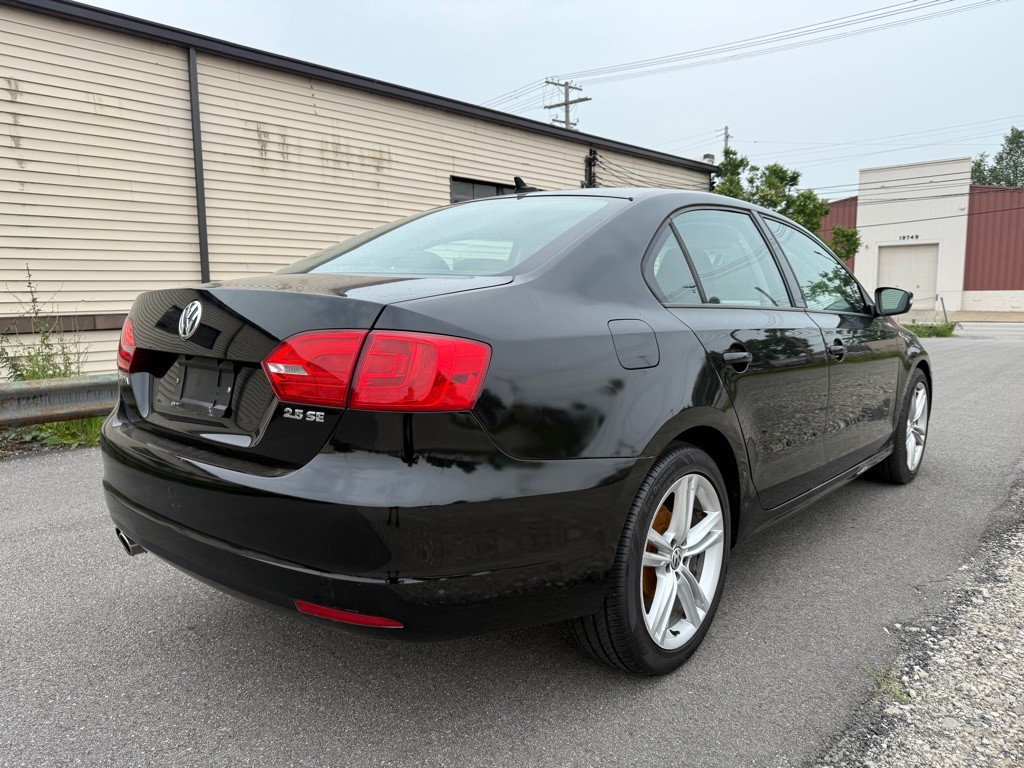 2011 Volkswagen Jetta Image 3