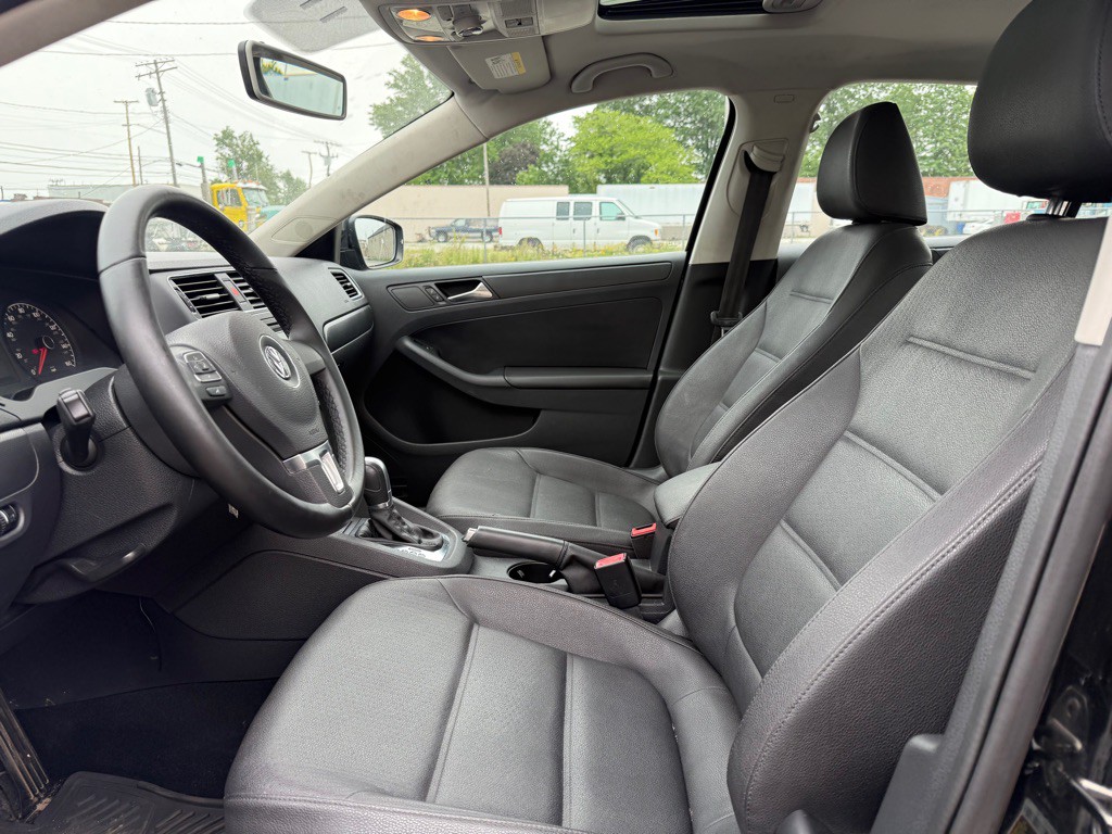 2011 Volkswagen Jetta Image 9