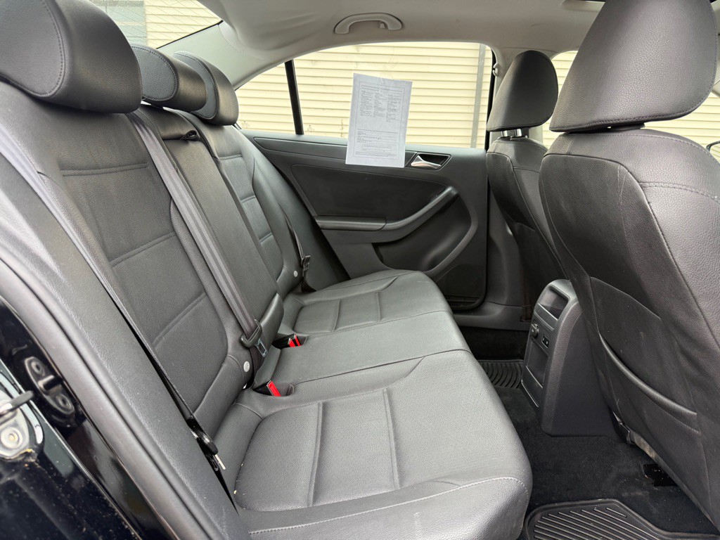2011 Volkswagen Jetta Image 11