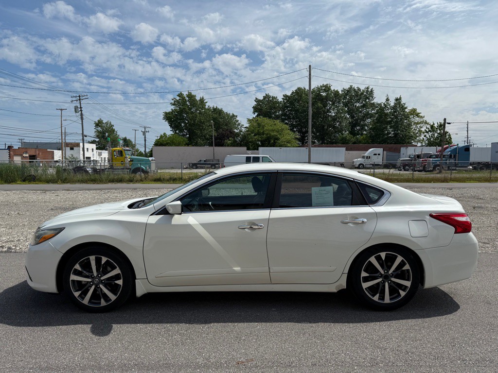 2016 Nissan Altima Image 6
