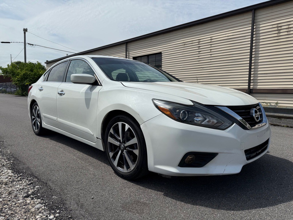 2016 Nissan Altima Image 1