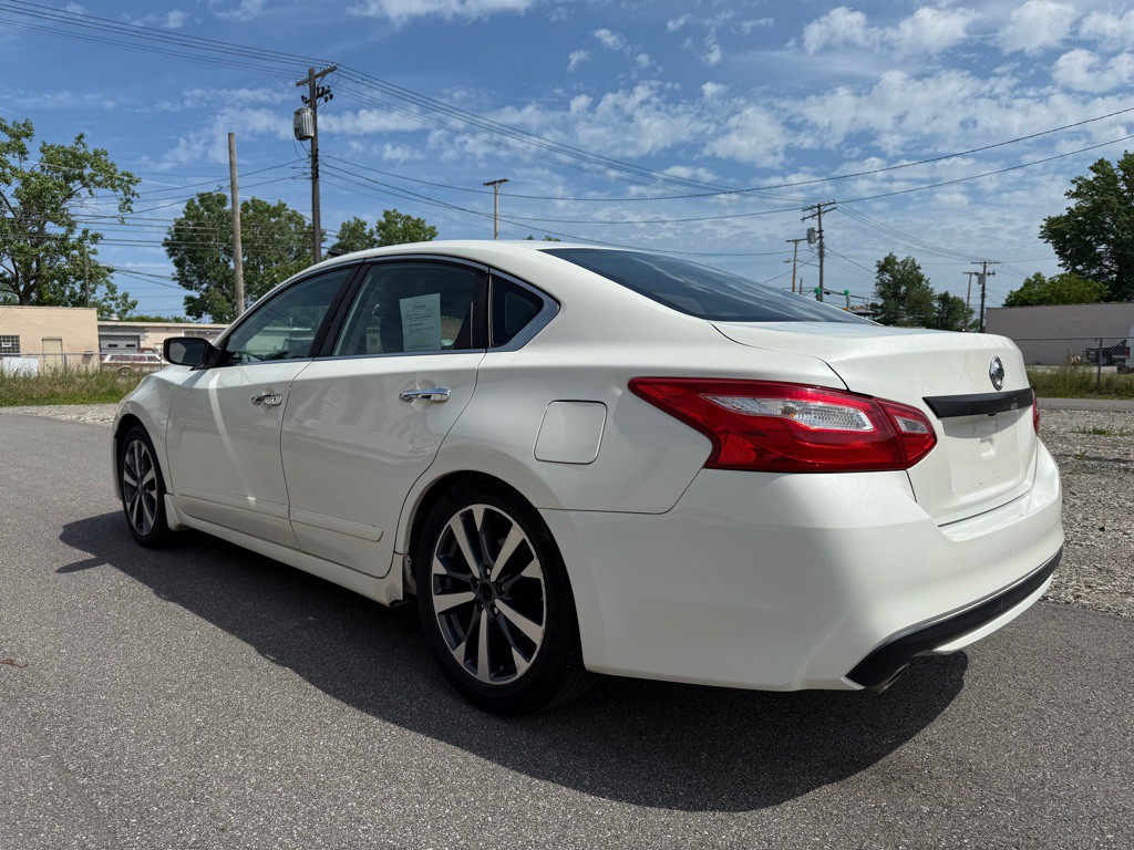 2016 Nissan Altima Image 5