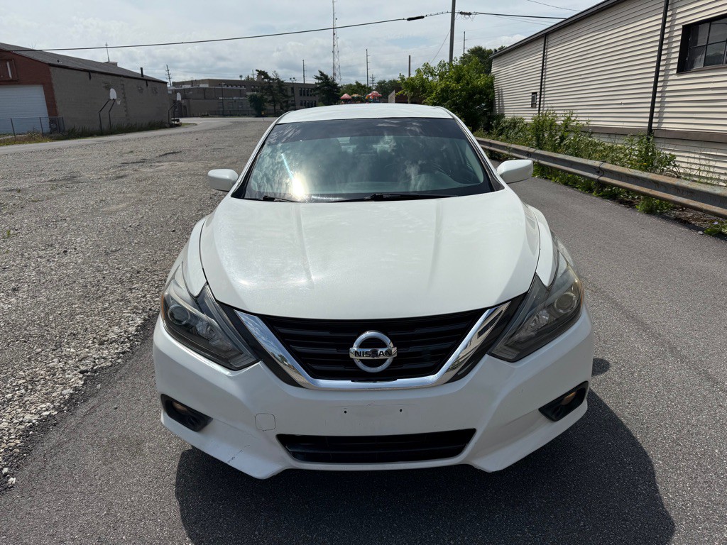 2016 Nissan Altima Image 8