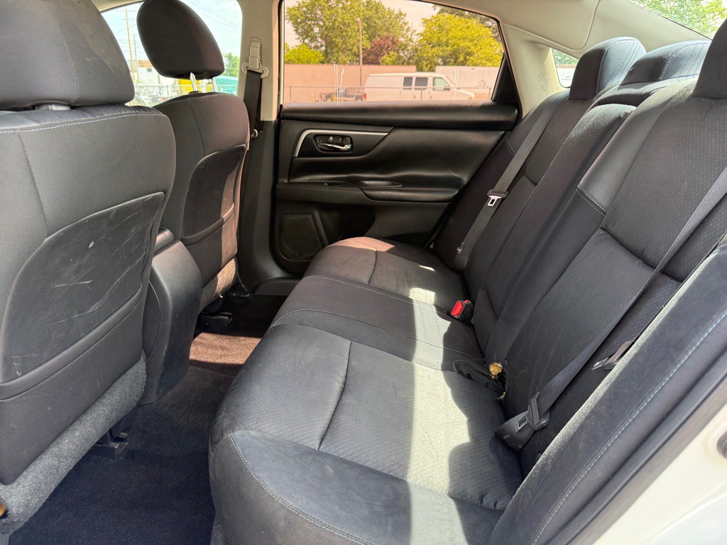 2016 Nissan Altima Image 11