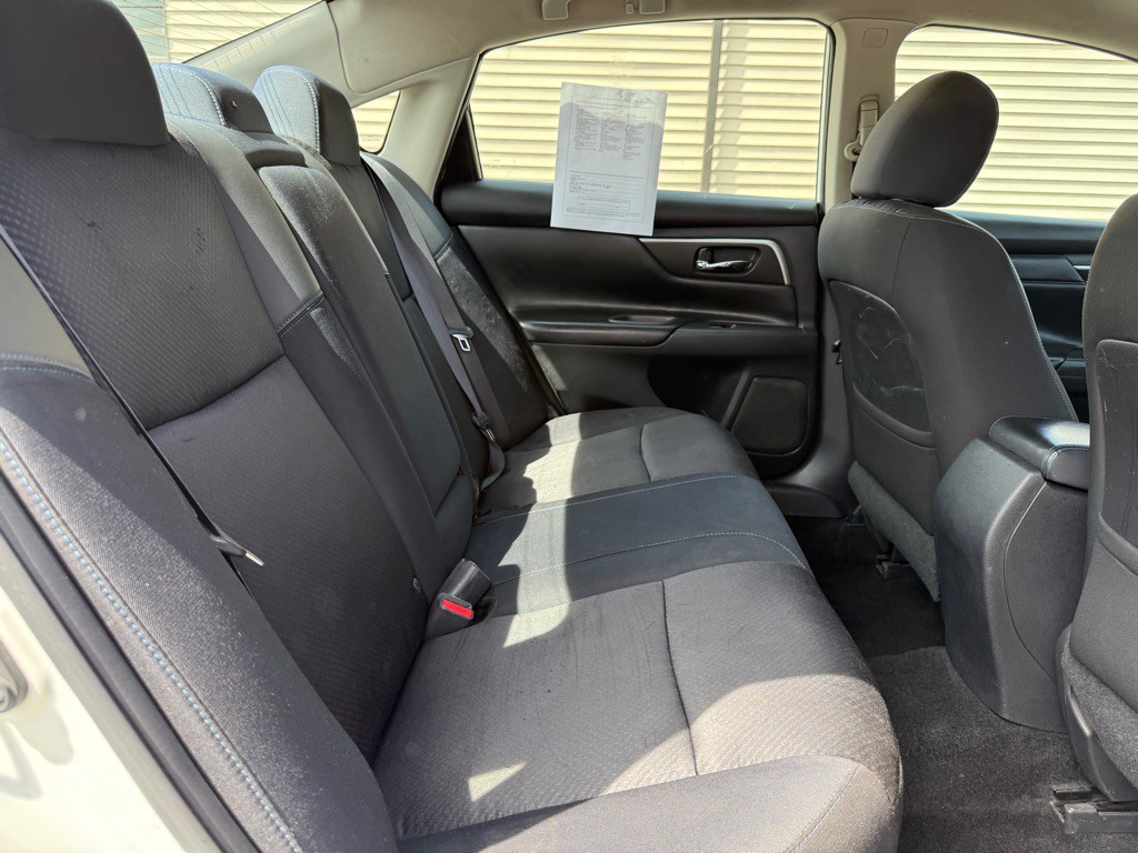 2016 Nissan Altima Image 12
