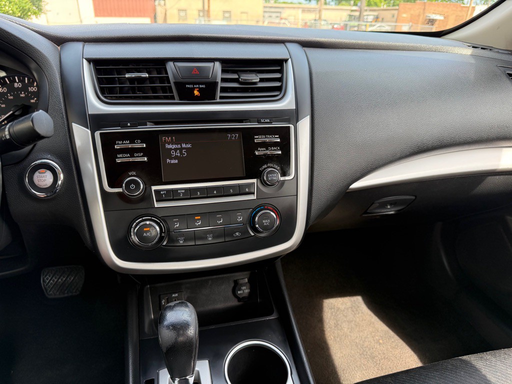 2016 Nissan Altima Image 14
