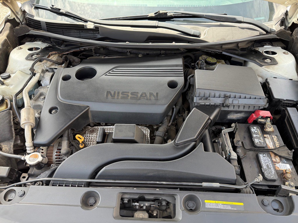 2016 Nissan Altima Image 16