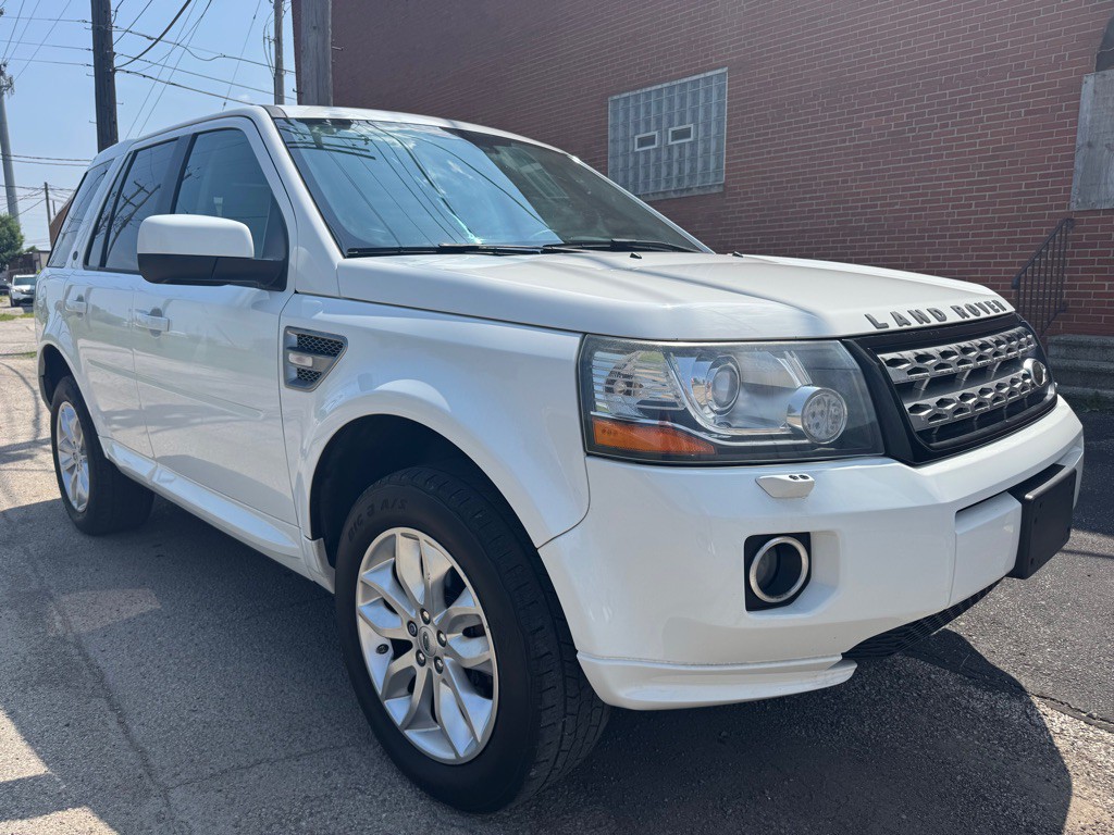 2013 Land Rover LR2 Image 1