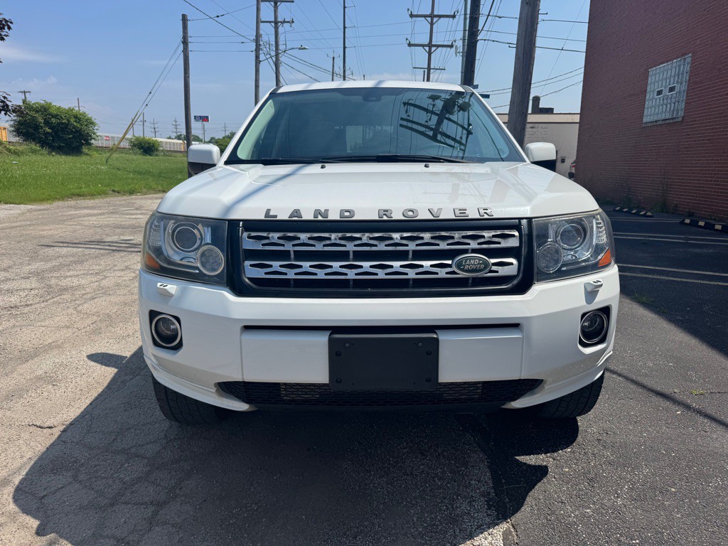 2013 Land Rover LR2 Image 8