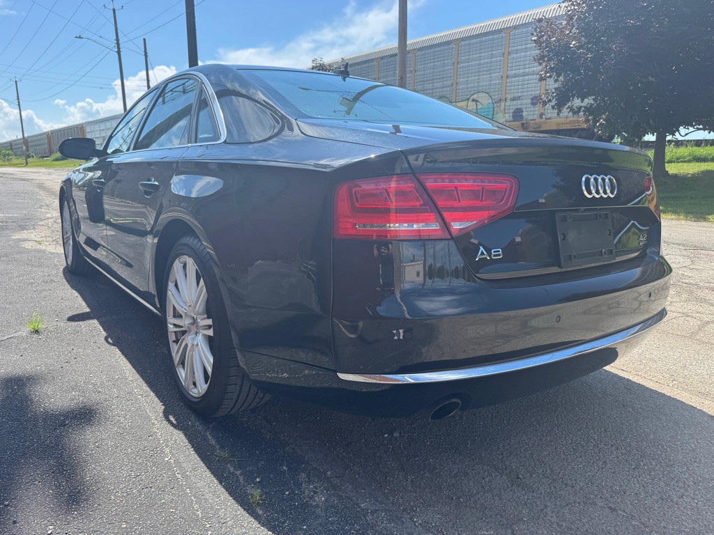 2011 Audi A8 Image 5