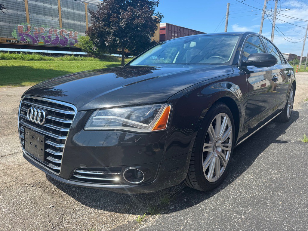 2011 Audi A8 Image 7