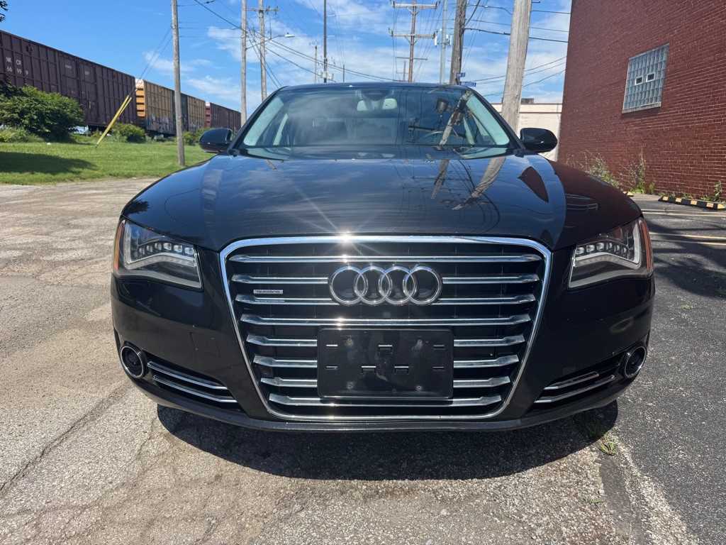 2011 Audi A8 Image 8
