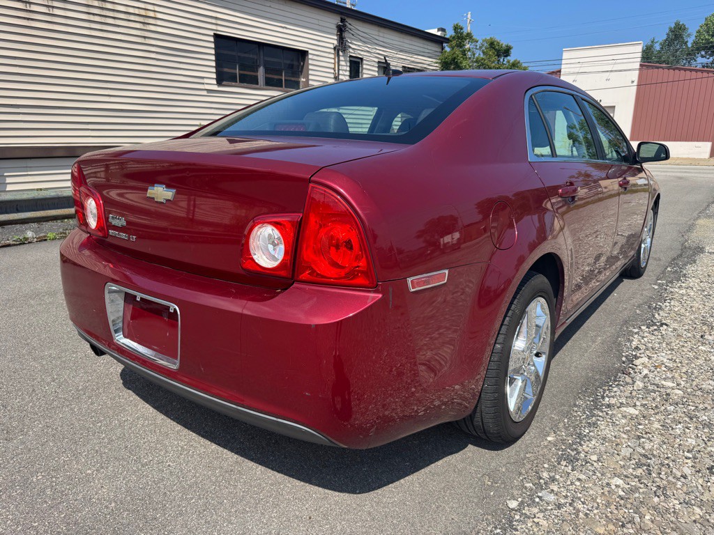 2010 Chevrolet Malibu Image 3