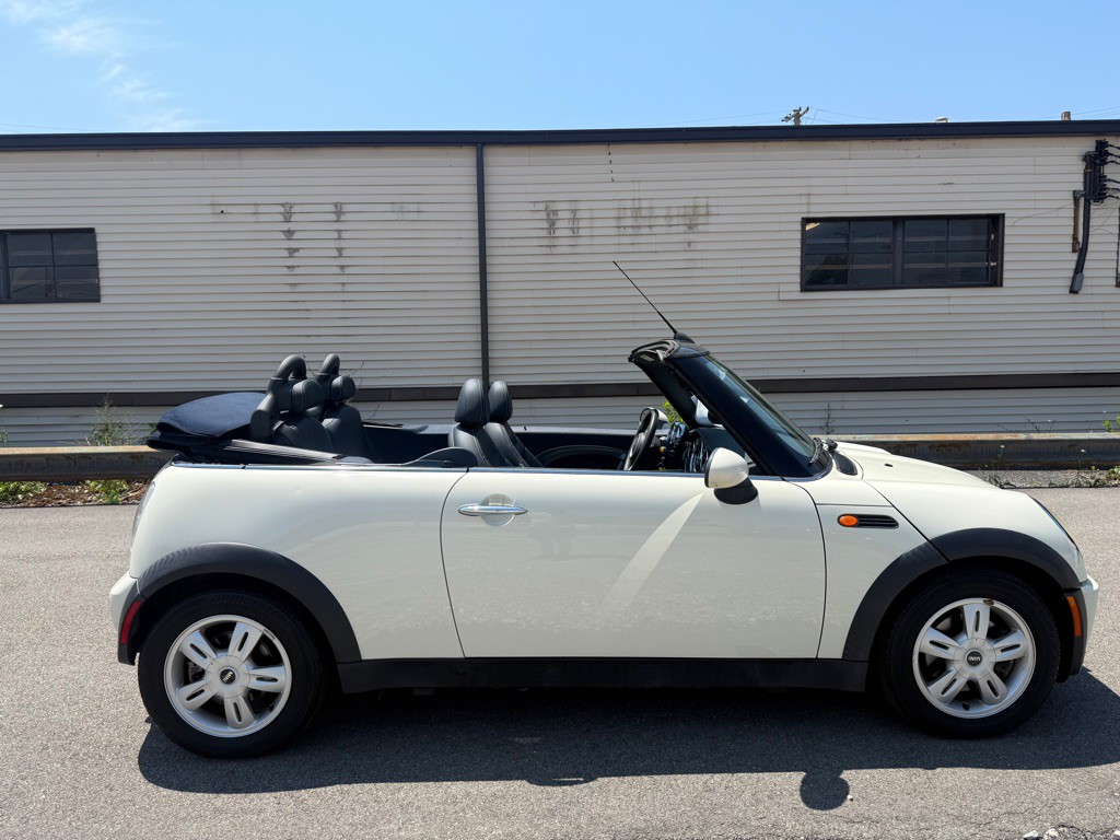 2007 MINI Cooper Image 2