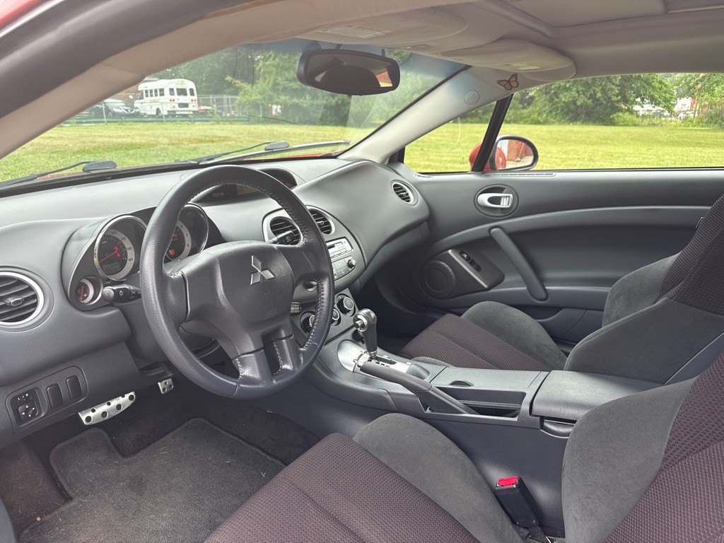 2009 Mitsubishi Eclipse Image 9