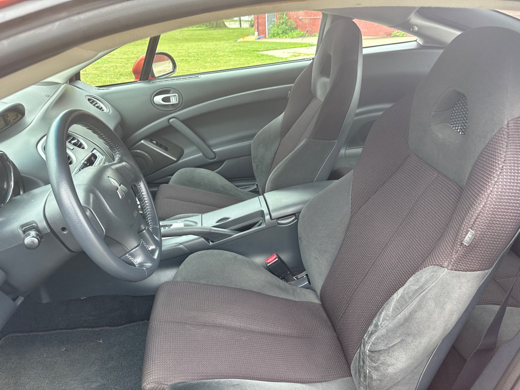 2009 Mitsubishi Eclipse Image 10