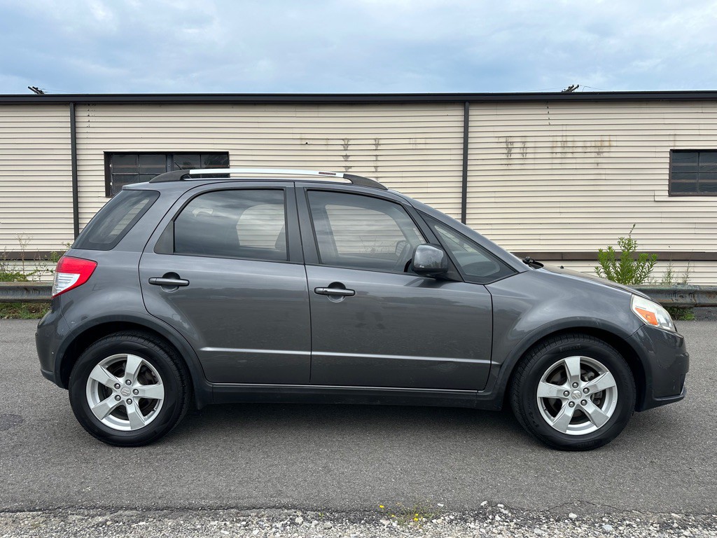 2011 Suzuki SX4 Image 2