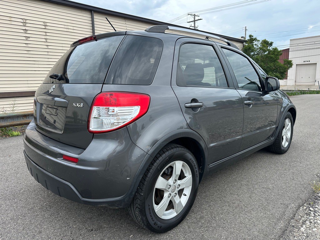 2011 Suzuki SX4 Image 3