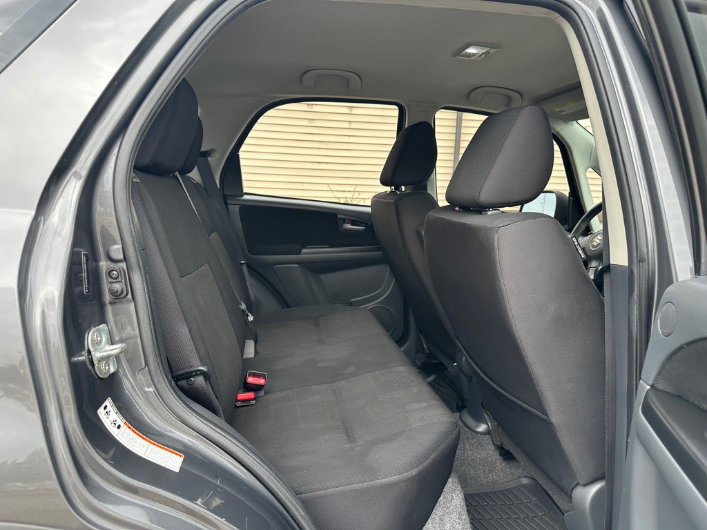 2011 Suzuki SX4 Image 9