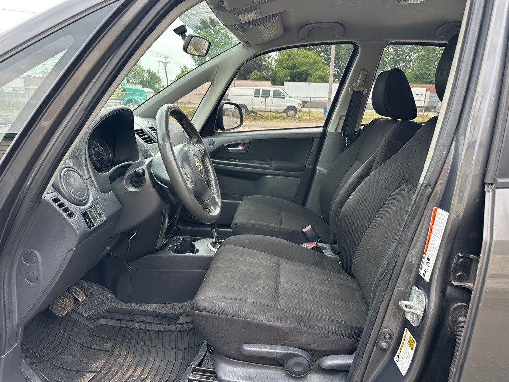 2011 Suzuki SX4 Image 10