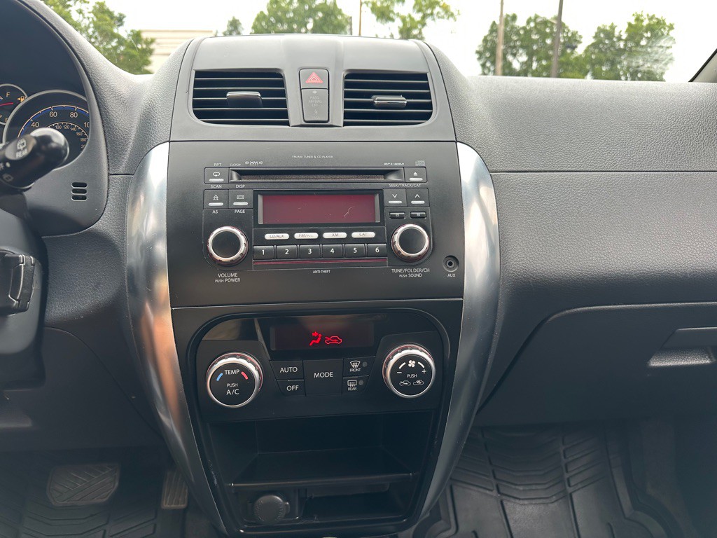 2011 Suzuki SX4 Image 12